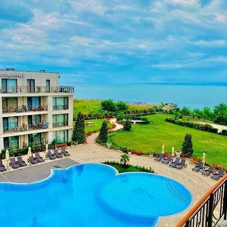 דירה Beachfront One Bedroom Diamond Sarafovo студио в Diamond сарафово *