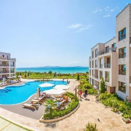 Beachfront One Bedroom Diamond Sarafovo студио в Diamond сарафово