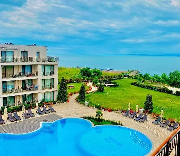 Апартамент Beachfront One Bedroom Diamond Sarafovo студио в Diamond сарафово *